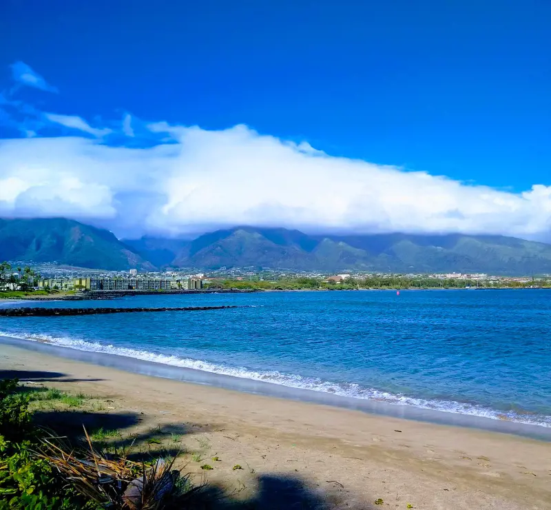 The clear view of the coastline from the Ho'aloha Beach