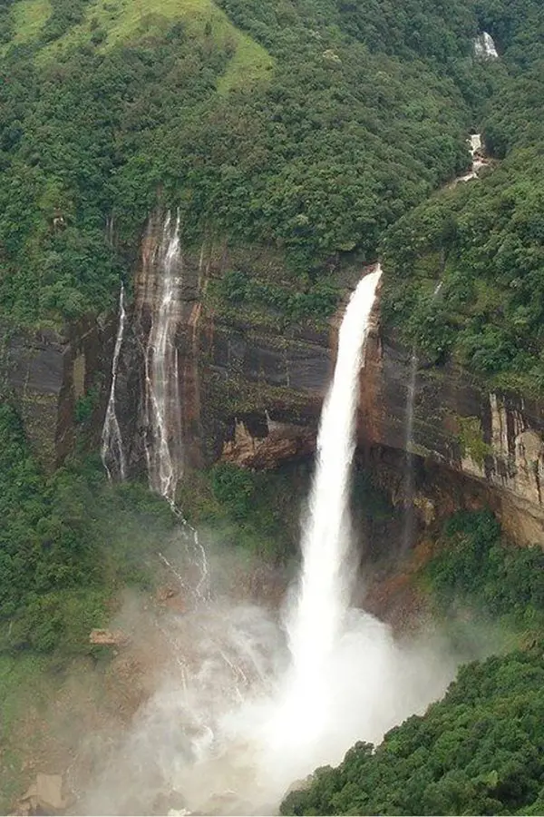 Olo'upena Falls- the tallest waterfall Hawaii 