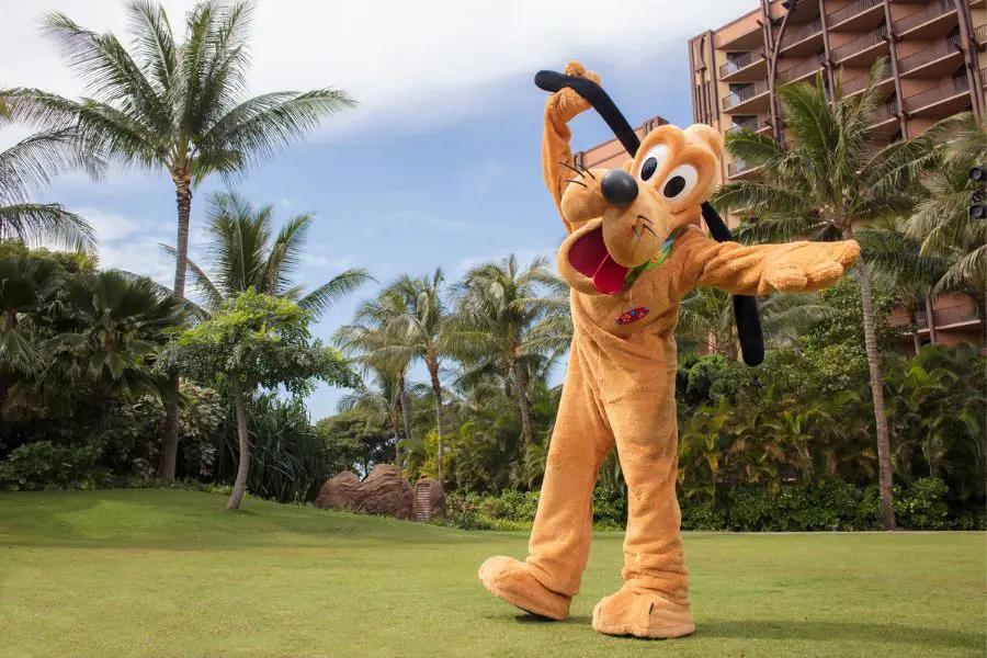 Click pictures with your favourite Disney character at Aulani, A Disney Resort & Spa