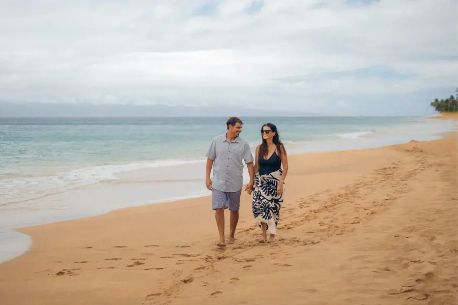 Stroll around the beach with your partner at Royal Lahaina Resort