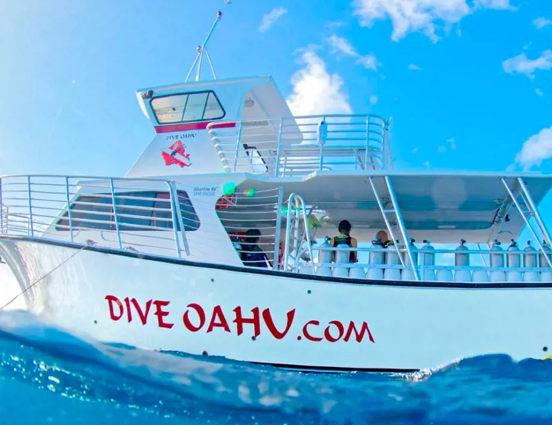 A Catamaran from Dive Oahu sailing on the Hawaiian waters