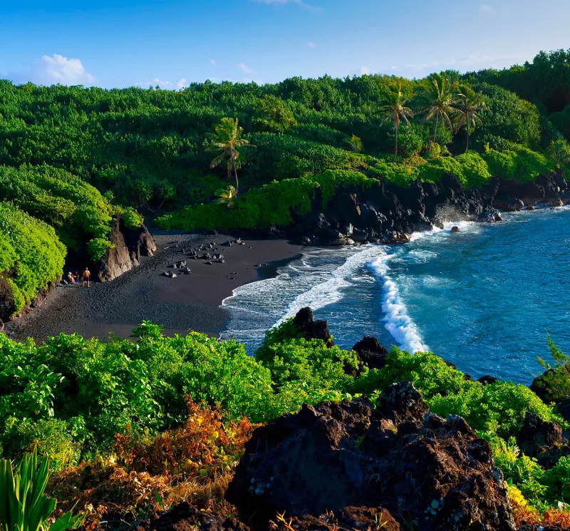 The beautiful and lush scene of the Waiʻānapanapa State Park